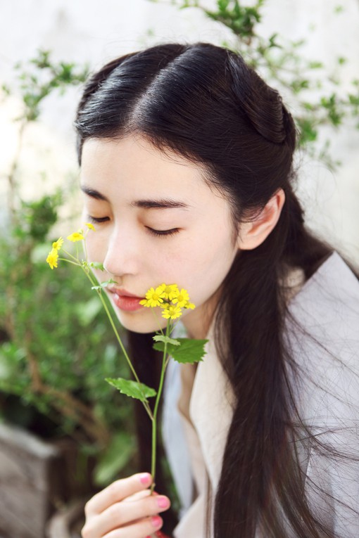 豆瓣美女张辛苑的一组小清新风格唯美写真图片_WWW.TQQA.COM