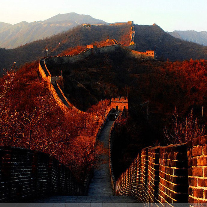 华夏之美的万里长城意境风景图片_WWW.TQQA.COM