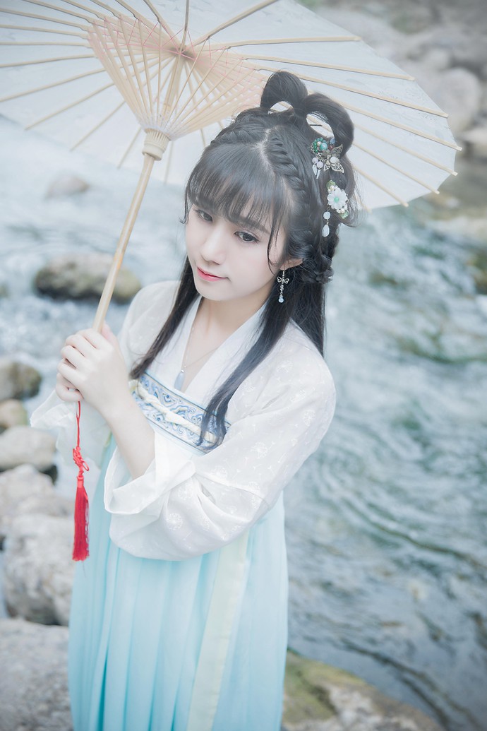 古装服饰气质美女小清新图片_WWW.TQQA.COM