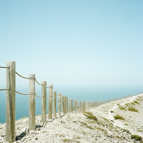 活着不是给别人看的  日系风格海边唯美图片_WWW.TQQA.COM