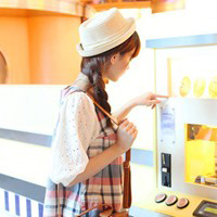 花季少女:戴帽子的唯美女生头像:超赞_WWW.TQQA.COM