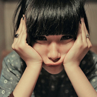 唯美小清新短发女生头像:回忆里寂寞模糊的小时_WWW.TQQA.COM