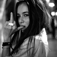 欧美女生吸烟头像_WWW.TQQA.COM