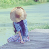 花季少女:戴帽子的唯美女生头像:超赞_WWW.TQQA.COM