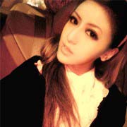 抿嘴个性女生头像_WWW.TQQA.COM