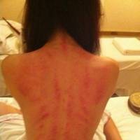 抱着猫咪的女生头像:可爱妹子万人疼_WWW.TQQA.COM