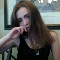 欧美意境好看女生头像:故事里的她_WWW.TQQA.COM