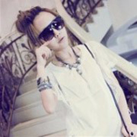 baby100%浪漫情侣头像:一左一右_WWW.TQQA.COM