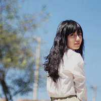 陪你度过四季永不分离:对着阳光的唯美高清大头_WWW.TQQA.COM