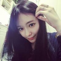 唯美中分长发女生头像:中分菇凉最美_WWW.TQQA.COM
