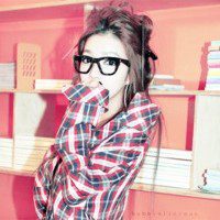眼镜控气质可爱女生头像:属于我们的烟火_WWW.TQQA.COM
