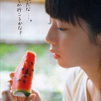 女生吃西瓜头像:吃西瓜的意境唯美女生头像:20_WWW.TQQA.COM