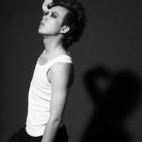 帅气男生头像伤感_WWW.TQQA.COM