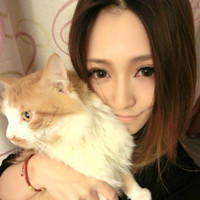 阳光下微笑的女生头像:生活要乐观_WWW.TQQA.COM