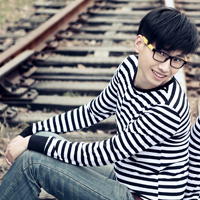 穿情侣装的情侣头像一对/2张_WWW.TQQA.COM