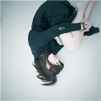 看见天上的微光:意境女生长发不带字qq头像_WWW.TQQA.COM