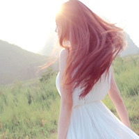 绿色意境女生头像:喜欢夏天闻雨的味道_WWW.TQQA.COM
