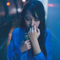 QQ唯美清新女生头像:承载一颗心_WWW.TQQA.COM