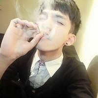 非主流抽烟男头像帅气图片:装潇洒_WWW.TQQA.COM