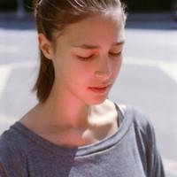 爱是2个不同世界的组合:欧美风QQ头像女生_WWW.TQQA.COM
