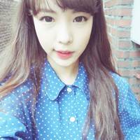 QQ唯美清新女生头像:承载一颗心_WWW.TQQA.COM