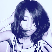 夏季风带点可爱的女生头像_WWW.TQQA.COM