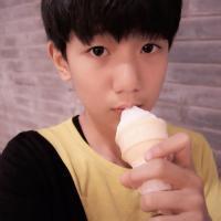 qq头像图片男生四叶草_WWW.TQQA.COM