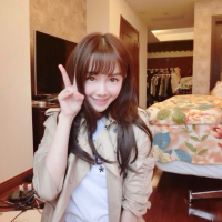 非主流女生头像超拽戴墨镜:带胡子抽烟的不一定_WWW.TQQA.COM