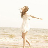 面对大海的唯美意境女生头像:我只想要面朝大海_WWW.TQQA.COM