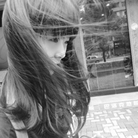 欧美范灰色女生头像:你快乐我就快乐_WWW.TQQA.COM