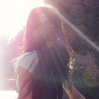 消失在人海的爱:森系背影头像女生:喜欢蓝色的百_WWW.TQQA.COM