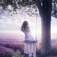 陪你把幸福装满:唯美女生背影长发头像:一个人不_WWW.TQQA.COM