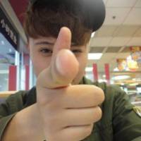 远景QQ头像情侣一男一女两张:幻彩的世界有你有_WWW.TQQA.COM