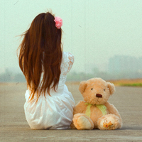 消失在人海的爱:森系背影头像女生:喜欢蓝色的百_WWW.TQQA.COM