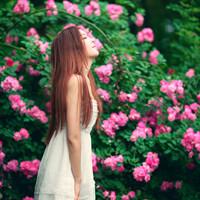 唯美黑色长发女生头像:假如我变成你的回忆_WWW.TQQA.COM