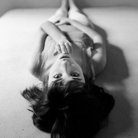 单身女生黑白头像_WWW.TQQA.COM