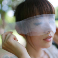 于你:我只是透明:暗淡惆怅的唯美伤感女生头像_WWW.TQQA.COM