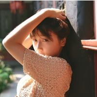 女生优雅安静qq头像:喜欢独自忧伤_WWW.TQQA.COM