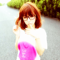 大眼睛可爱女生头像_WWW.TQQA.COM