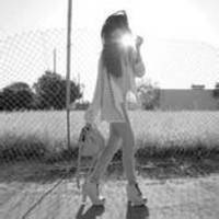 唯美头像小清新:手中花离人泪_WWW.TQQA.COM