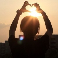 可以陪你去冒险:唯美高清qq空间女头像_WWW.TQQA.COM