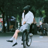 qq情侣头像两张配一对:牵着你手吃遍天下_WWW.TQQA.COM