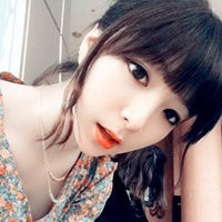 脸部可爱的拍照动作头像:心软是病_WWW.TQQA.COM