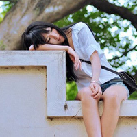 还是会想起那个人:意境唯美的女生头像:离开你以_WWW.TQQA.COM