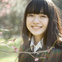 笑容甜美的可爱女生头像:是否爱过就已经足够_WWW.TQQA.COM