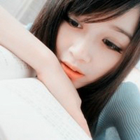 含着棒棒糖的可爱女生QQ头像:你的笑容扰我心弦_WWW.TQQA.COM