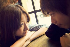 情侣头像图片一左一右+情侣签名图片_WWW.TQQA.COM