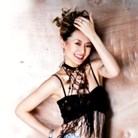 女神爱戴图片QQ头像_WWW.TQQA.COM
