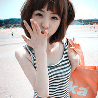 条纹控:衣服上带条纹的可爱女生QQ头像_WWW.TQQA.COM