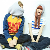 幸福情侣头像2个人一张图的:深蓝色的海洋_WWW.TQQA.COM